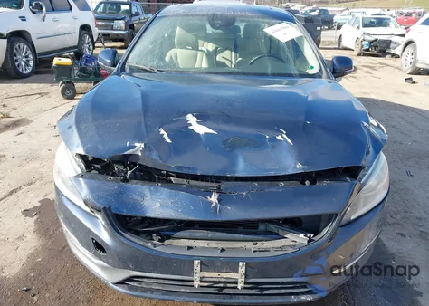 2015 Volvo S60 T5 Platinum из США, поврежденный, VIN YV1612TDXF2317051